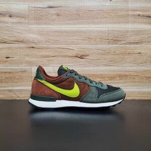 Nike Internationalist Green Brown Shoes Women's Size 6.5